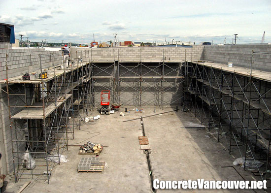 Warehouse block wall installation